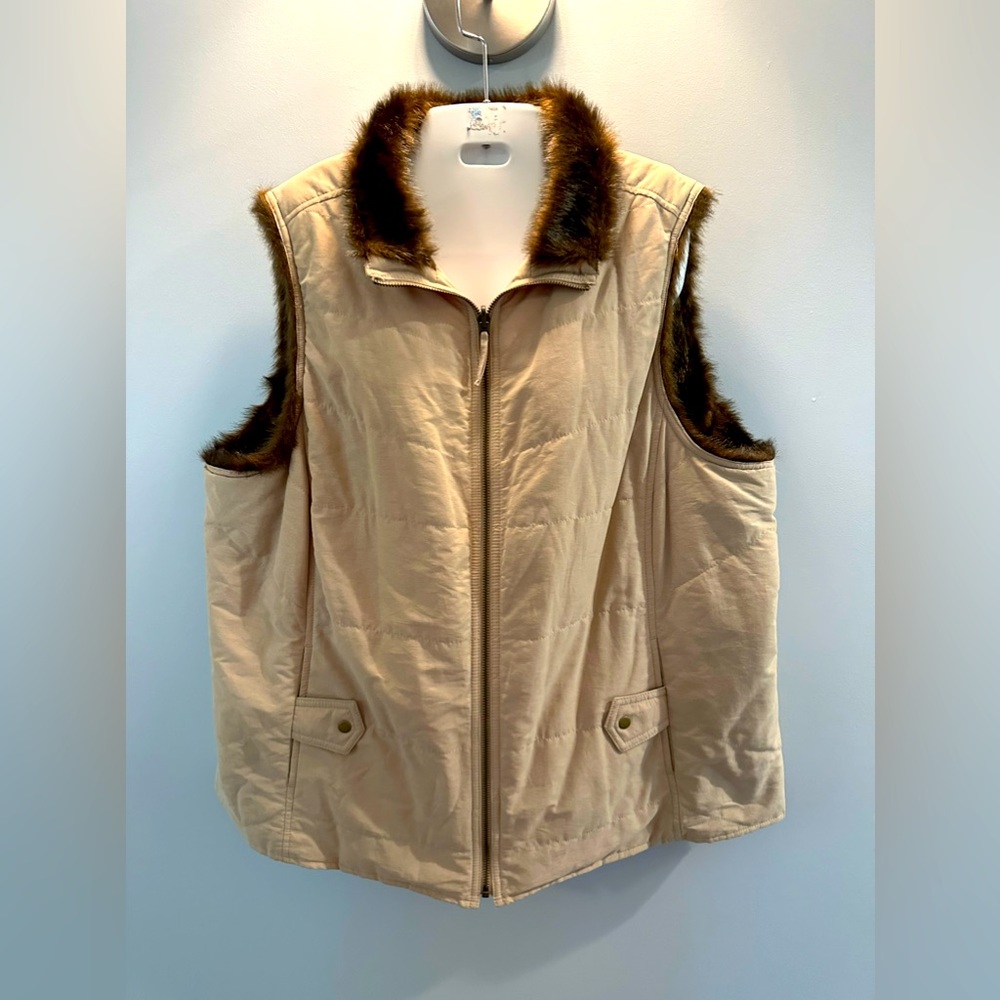 Charter Club plus size faux fur lined vest. Size 2XL perfect for Fall